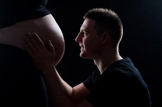 Rim light photography (stunning lighting technique for dramatic photos)