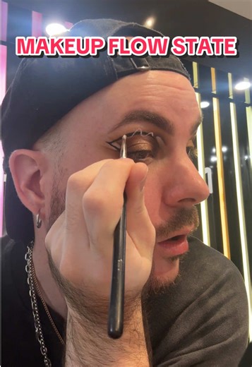 When you reach flow state in your makeup look and lock tf in . . #makeup #flowstate #literallylewis