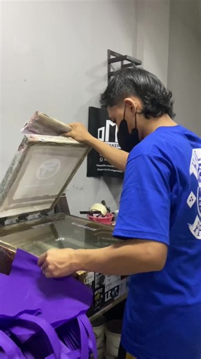 Buat kamu yang binggung mau cetak dimana, di helloprint ajaa Harga terjangkau berkualitas Untuk info pricelist ada di highlight yaa #percetakan #percetakan #sablon #custom #fyp
