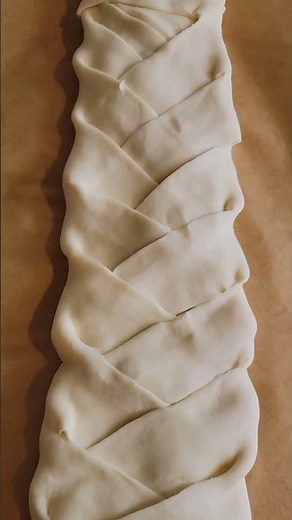 Quck and easy, sweet almond pastry!