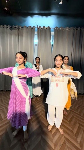 Learn kathak #classicaldance #danceschool #kathakclasses #kathak #youtubeshortsviral
