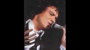 LE CHANTEUR DES RUES Lyrics - MICHEL SARDOU | eLyrics.net