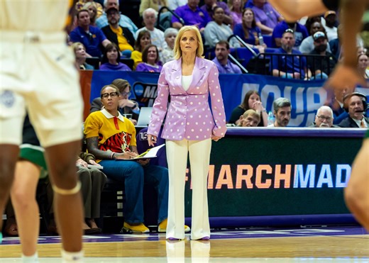 Kim Mulkey's sequined March Madness outfit wows vs. Texas Tech