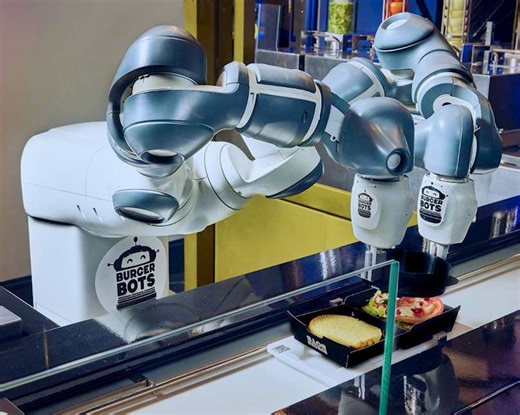 Robots build burgers in 27 seconds in Californian restaurant - Drives&Controls