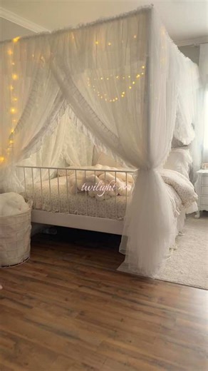 Creating a Dreamy Canopy Bed Room