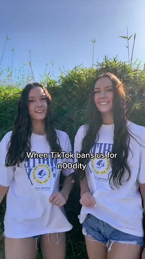 Wait for it…🤭 #twins #maddisontwins #twinsisters #fyp | twins sisters