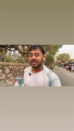 Sab mujhe ek bahut bada youtuber samjh rahe hai 😄🤷‍♂️#funnyshorts #viralshorts #new ‪@YouTube‬