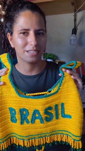 top cropped com miçangas 😍 o que você achou? 🌸 #copadobrasil #tenisdecroche #croche #feitoamao
