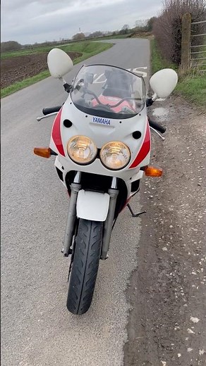 YAMAHA FZR 600 first run 2026