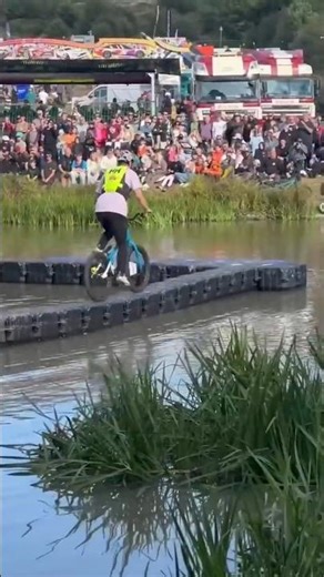 This race got INSANE at the end 😳🚴‍♂️ Wait for it…”