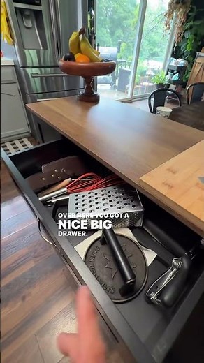 (ISLAND)Looking for a kitchen island with storage, drawers, shelves, and extra counter space?