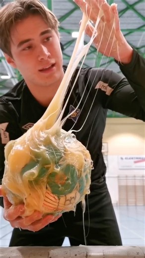 This Is How Handball Players Remove Resin From Their Balls! 😲