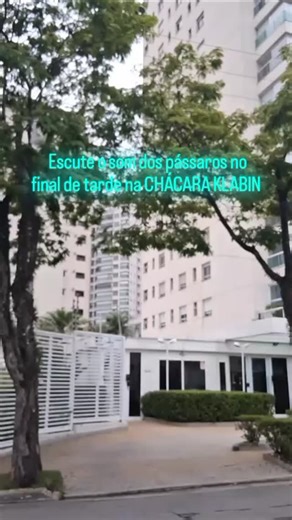 Cheidith Imóveis na Chácara Klabin on Instagram: "A Chácara Klabin é um bairro exclusivo e sofisticado de São Paulo, onde a tranquilidade se encontra com a conveniência. Com ruas arborizadas e uma infraestrutura completa, oferece fácil acesso às principais vias da cidade, como Avenida Paulista e 23 de Maio, além de estar próximo de estações de metrô e rodovias, facilitando o deslocamento. Além disso, o bairro conta com opções de lazer e cultura como o Museu Lasar Segall e o Parque Modernista, al
