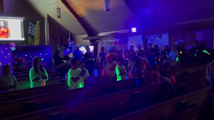VBS Closing Program / Blacklight Party! | American Lutheran Church