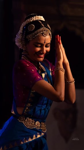 Priyaa Praveen on Instagram: "✨ “Her dance flows like time itself—ancient yet alive, her expression still yet eloquent, her elegance eternal.” ✨ In frame @anagha_gs Photog @picturedbypriyaa Shot on @sonyalphain Recital of @anagha_gs at The Trinity Art Festival of India 2025 ✨ #dance #dancephotography #dancers #dancer #bharatanatyam #indianclassicaldance #rrsabha #mylapore #margazhi #chennai #india #ancient #bharatanatyamdancer #bharatanatyamphotography"