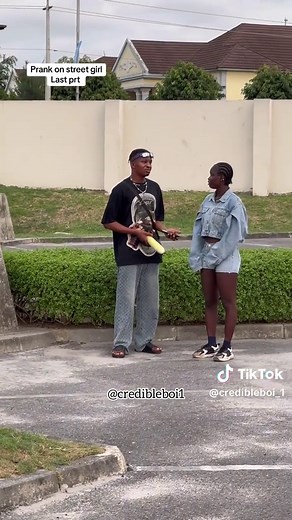 Street Prank on a Girl: The Ultimate Reaction