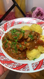 416K views · 10K reactions | Incredibil de usor sa prepari acesti ficatei cu sos in 30 de minute Reteta 500 gr ficatei de pui lapte sare piper pudra de usturoi, ghimbir, coriandru patrunjel ceapa ardei gras ciuperci usturoi Recipe 500 gr chicken liver milk salt pepper garlic powder, ginger, coriander parsley onion peppers mushrooms garlic #romania #ficatei #traditional #bucatarie | Ella Cooking | Facebook