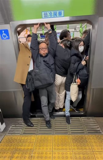 Rajiv Chowk metro station everyday.