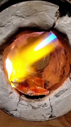 Will It Forge? Hot Sauce Packet vs 2000°F Forge