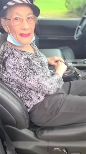 While Nan is talking Pop always tossed his zingers from in the back seat! 😆 HILARIOUS....cause ya don't see him you just hear him! "The best thing to do is just ignore your grandpa" "I'm so far in debt cause your Nan spent all my money!" "Joe evertime you open your mouth your nose grows like Pinocchio!" "I used to eat chicken fried steak....not no more!" | Pop Watch