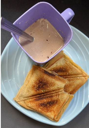 How to Make Perfect Toast with Tea or Juice