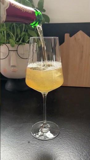 This is how KIR ROYAL is done the Franconian way 🥂