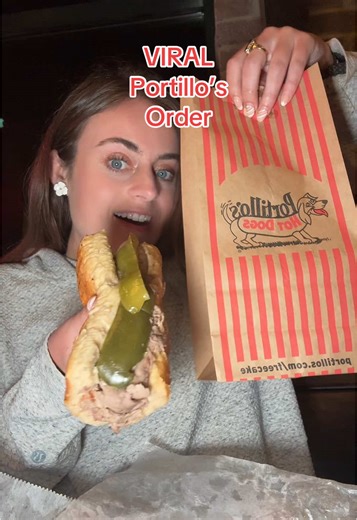 VIRAL Portillo’s Order 🫑🥩🥖 #portillos #portillosmukbang #portillosc...
