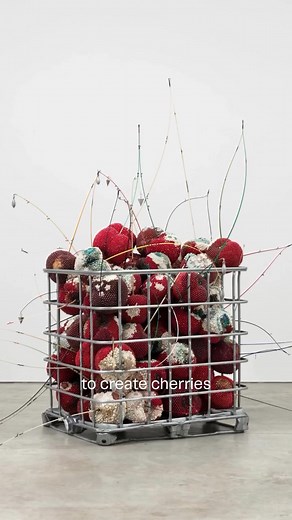 Kathleen Ryan created the ‘Bad Fruit’ series as an exploration of overconsumption and organic processes of transformation. Artist Kathleen Ryan creates a conversation between the beautiful and the grotesque in her oversized sculptures of mold-covered fruit. The New York-based artist uses precious and semi-precious stones like malachite, opal, and smoky quartz to form the simulacrum of common green rot on each fruit. 🍎 Working at a larger-than-life scale, Ryan creates a foam base, rudimentarily