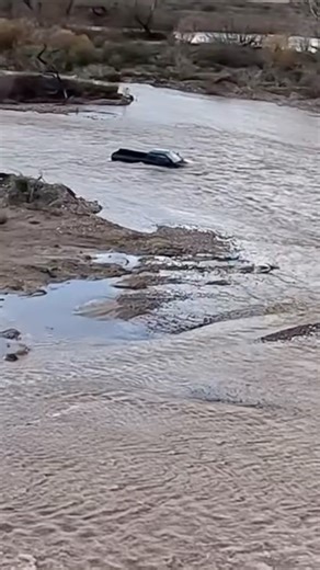 🚧Turn Around – Don’t Drown!🚧 These videos from two previous water rescues made by our AZDPS Rangers are a reminder of why you should NEVER attempt to drive on flooded roads. ❌ If you see barricades blocking a flooded or flood-prone road, turn around and find an alternate route. If you see standing water in the road ahead, stop and turn around if safely possible. If you can’t, stay put and dial 911. Weather changes quickly, and most cars, trucks, and SUVs can be swept up in as little as one to 