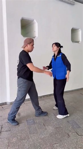 She Remembered Her Training — And Survived 😨🔥 #Shorts #Survivor