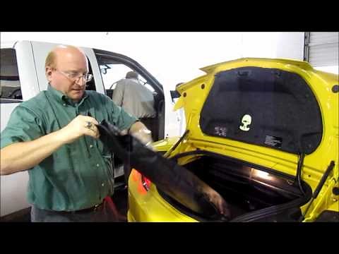 How to Put the Convertible Top up on the 2012 Camaro