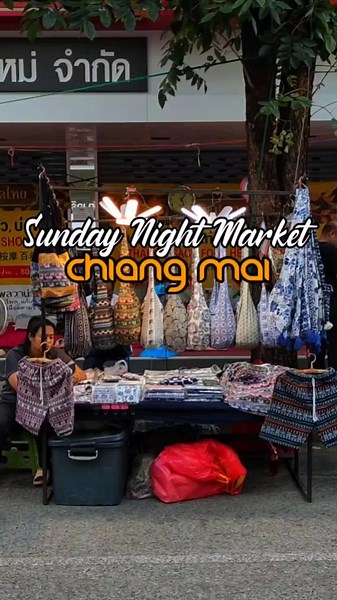 Exploring the Night Market in Chiang Mai