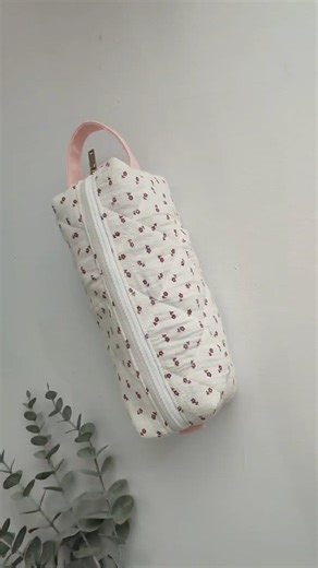 14K views · 200 reactions | DIY Boxy Beauty Pouch #fbreels #sewing #diycraft #handmade #handmadecrafts #viral #trending #patchwork #upcycle | DIY Cheng | Facebook