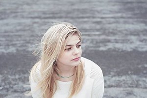 Louane : son premier album "Chambre 12" sortira le 2 Mars 2015 ! - Zik' Ever