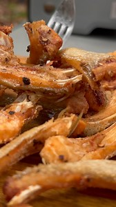 2.7M views · 10K reactions | UM DOMINGO, MERECIDO NÉ? Qual a nota para essa piranha? Vara: VERSUS 6” 16lbs Molinete: ALTIMA 2000 Linha : VEXTER X8 30lbs Isca: TUVIRA Anzol: MARUSEIGO 22 Equipamentos @marine.fishing  @facanarede #pescaria #johnnyhoffmannoficial #peixefrito | Johnny Hoffmann | Facebook