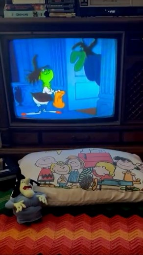 Bugs Bunny’s Howl-oween Special first aired on CBS 48 years ago today on October 26, 1977 🎃🐰 These classics take me back to the glory days! Anyone remember this one? #genx #childhood #memories #70s #80s #halloween #80skid #looneytunes #witchhazel #spookyseason #cbsspecial | 80s Deennice