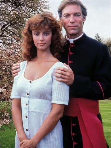 4️⃣0️⃣ years ago people called Rachel Ward the most beautiful woman in cinematography! 😏❤️‍🔥Many will remember her from «The Thorn Birds», a TV mini series which graced our screens in 1️⃣9️⃣8️⃣3️⃣! 🎥🤩The fans didn’t recognize the young beauty here! 🤔😬See how the actress appears now in the comments! 👇 | Worldwide Stars