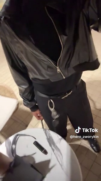 dheyl (@hero_zworykin)’s videos with wayudance Time 16.06.2023 - wayudance