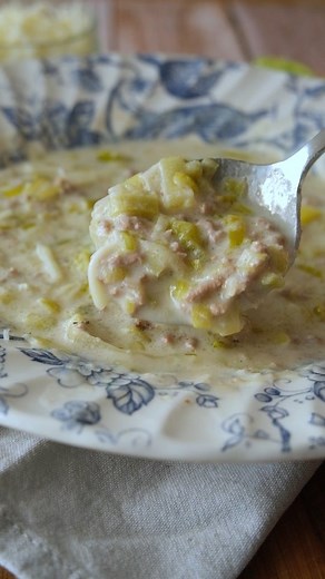 1.8K reactions · 194 shares | German Käselauchsuppe is a simple soup made from ground meat, leeks , creme cheese and cheddar. It can be on your table in less than 30 minutes! Comment "soup" for the recipe. #germanfood #germanrecipes #soupseason #leeksoup #highproteinrecipes | My Dinner- Easy German Recipes | Facebook