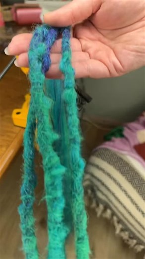 1.7K views · 309 reactions | How to crochet Dreadlocks. ❤️ #dreadtutorial #locstutorial #dreadwork #syntheticdreads #lovelocs #dreadstagram | J.B‘s Dreadwerkstatt | Facebook