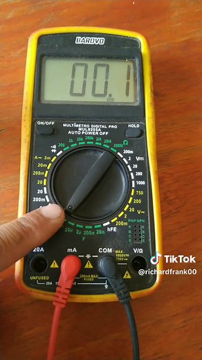 Cómo Utilizar un Multímetro para Medir Microfaradios