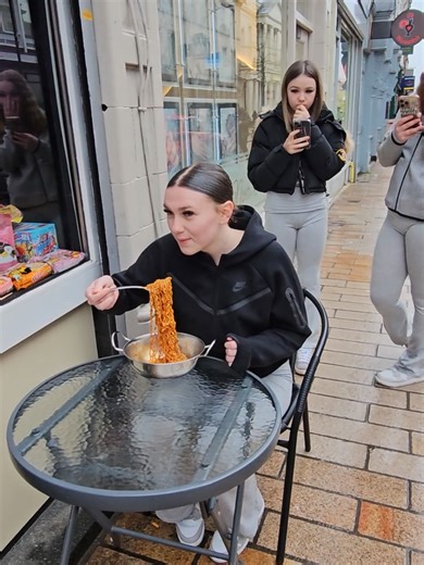 Buldak Spice Challenge: Spicy Noodle Eating Adventure