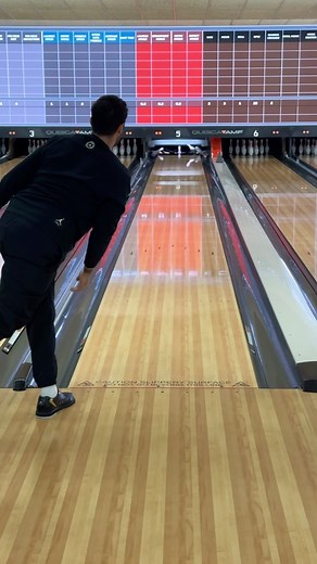 Jason Belmonte on Instagram: "My @orangetenpin bowl is so freaking cool. My @bowlingmedia wall displaying my @spectobowling data. Anyone want to practice here with me? @stormproducts DNA Coil used. Layout 5x5x5 2LS."