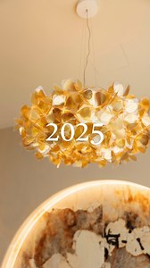 We kijken terug op een bijzonder jaar vol vernieuwingen, verbouwingen en mooie mijlpalen. Met onder andere de renovatie van ons restaurant, diverse suites én de viering van ons 15-jarig jubileum ✨ Ook komend jaar zitten we niet stil. Er staan opnieuw diverse renovaties en verbouwingen op de planning, waar we jullie natuurlijk van op de hoogte houden. Dankjulliewel voor alle bezoeken het afgelopen jaar en we hopen jullie in het nieuwe jaar weer te mogen verwelkomen bij Valk Exclusief Hotel Middel