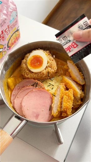 Make deluxe ramen with me #asmr #asmrfood #food #cooking #noodles #ramen #cheese #lunch #satisfying