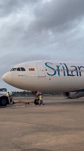 85K views · 3K reactions | srilankan airlines airbus A330-300 Pushback ❤✈連 | Video credit goes to Respective owner | Flight Zone | Facebook