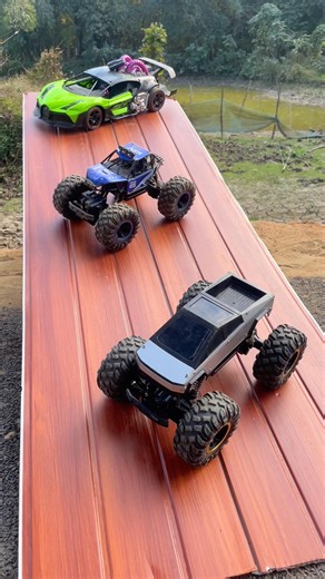 Three Remote Control Car Power Ramp Climbing Test/ 🚙💨