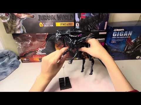 Reviewing the hits toys avp alien queen figure
