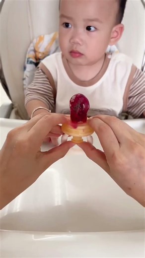 Babies can start eating fruit for the first time New Viral gadgets home invention 🏠 #Shorts #Viral