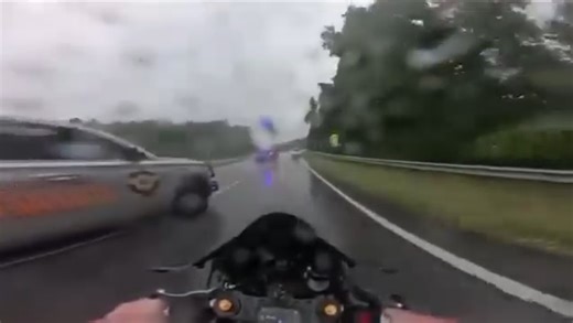 Mrgunsngear on Instagram: "Reportedly footage of instagrammer "Dancingmoto" attempting to flee Georgia State Police on a motorcycle, in the rain. One SUV appears to knock him off the bike and another appears to hit him and run him over once he's on the pavement. According to a public gofundme - he's currently in the hospital after suffering life threatening wounds.... #rural #georgia #dancingmoto #crash #pit #police #rain #motorcycle #cops"